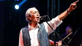 Edip Akbayram'a eşinden duygusal veda