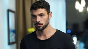 Halit Özgür Sarı'nın Yeni Adresi Skandal Dizisi Oldu! 