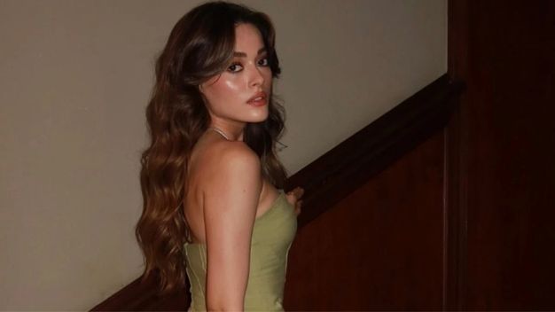 Aynadaki Yabancı Dizisinin Azra'sı Simay Barlas Kimdir?