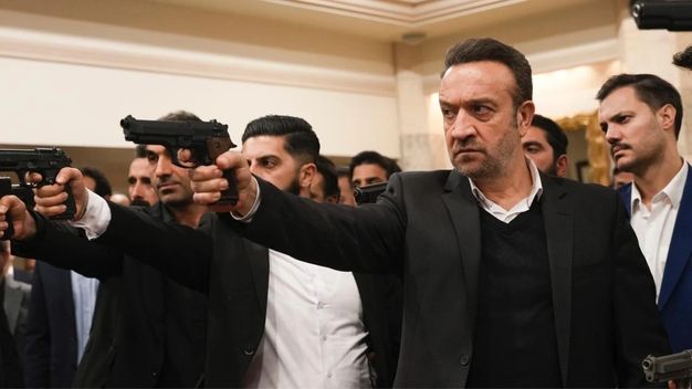 Eşref Rüya'nın Sadık'ı (Şener Savaş) Kimdir? 