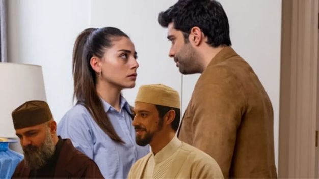 Kızıl Goncalar'dan Kızılcık Şerbeti'ne Bomba Transfer! 4 Oyuncu Kadroya Veda Ediyor!